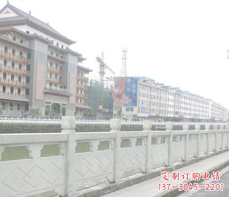 云南流光溢彩的大理石栏板石雕