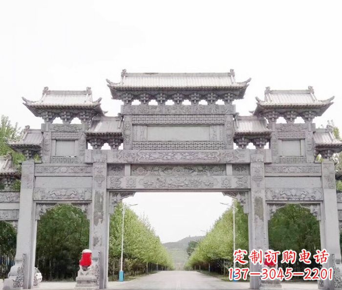 云南三门石雕牌坊,独具特色的地标雕塑