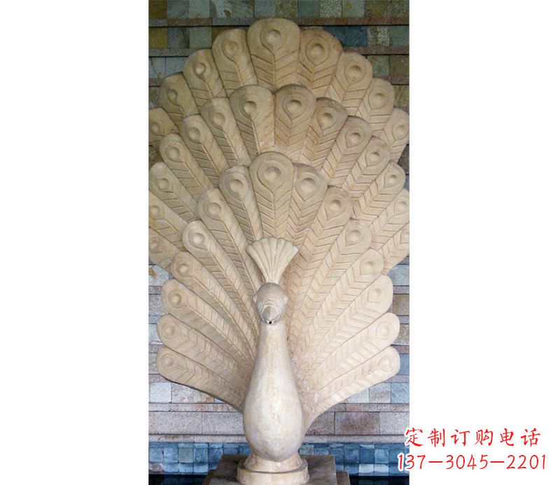 云南孔雀开屏石雕