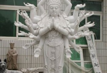 云南汉白玉千手观音雕塑，精致细腻，深具宗教意义