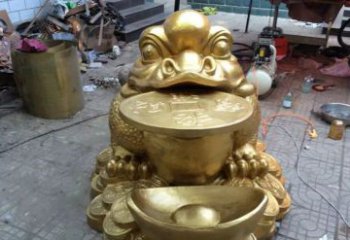 云南铜质金蟾招财动物雕塑