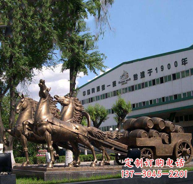 云南追求完美,华丽马车铜雕塑