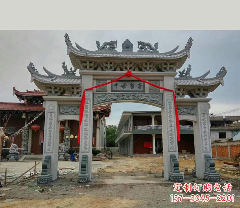 云南以传统工艺为源的独特牌坊石雕