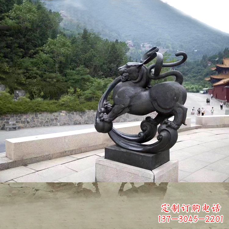 云南神兽白虎铜雕塑，雕刻出传统中国文化之精髓