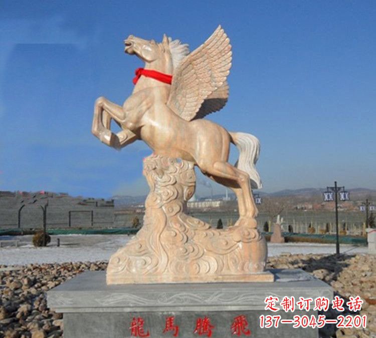 云南让马雕塑赋予家居以灿烂热情——中领雕塑定制马雕塑