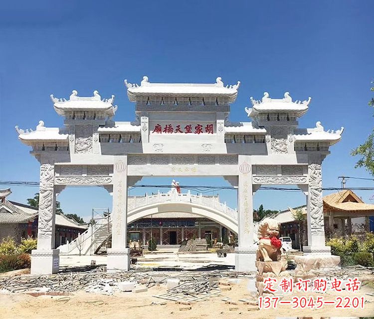 云南石牌坊的雕刻
