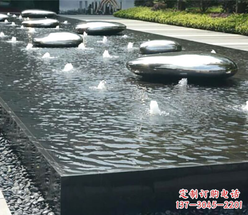 云南水滴水池不锈钢雕塑
