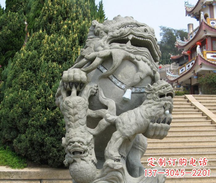 云南寺庙景观狮子石雕