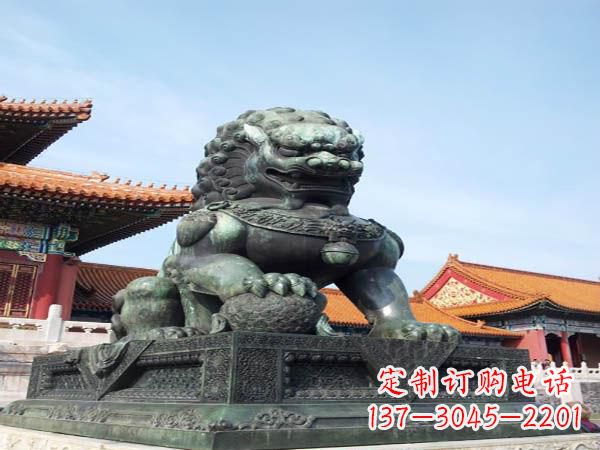 云南寺庙青铜狮子