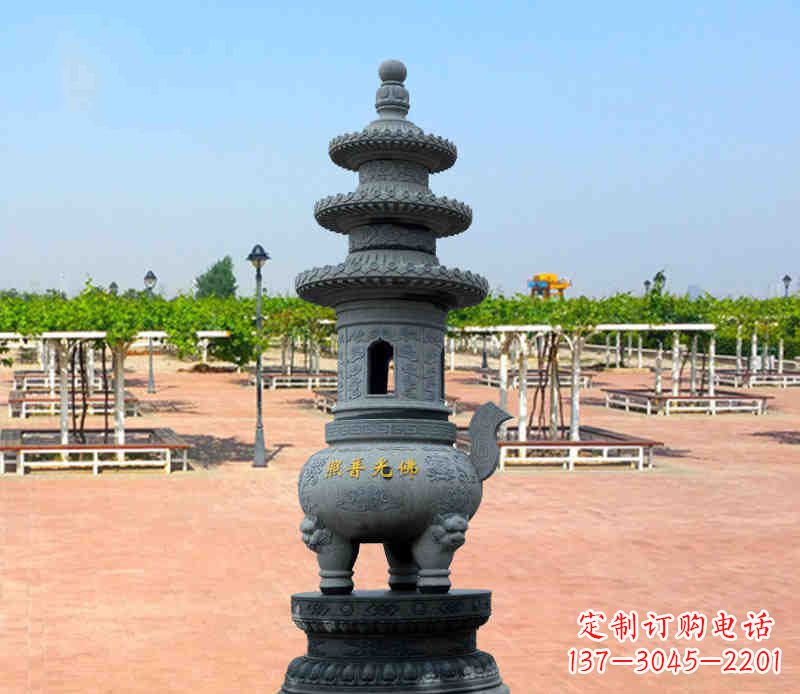 云南寺庙塔铜雕香炉
