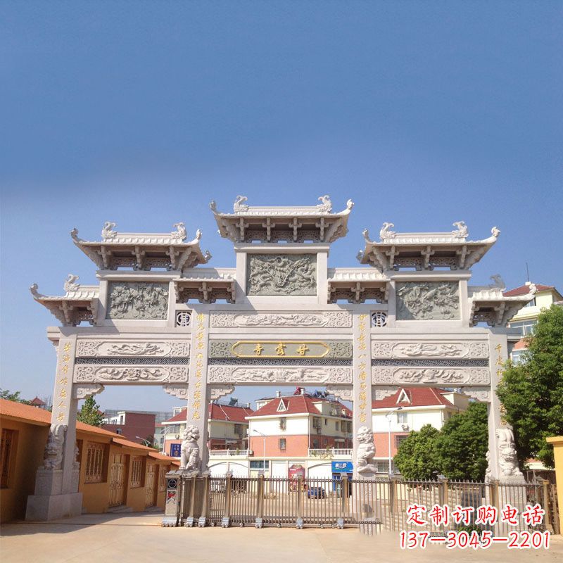 云南寺院大门石雕牌楼