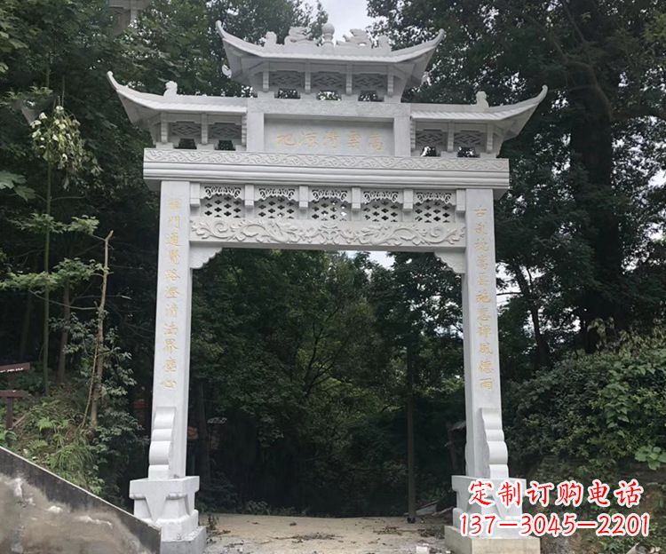 云南寺院牌坊石雕