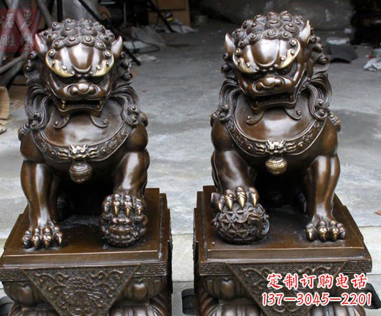 云南天安门铜狮子