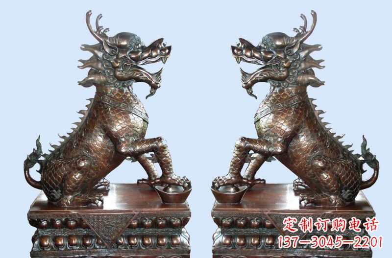 云南铜雕踩元宝招财麒麟
