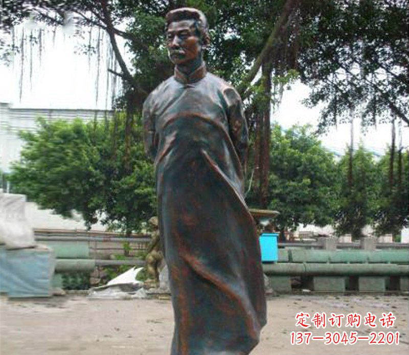 云南铜雕校园鲁迅人物雕像摆件