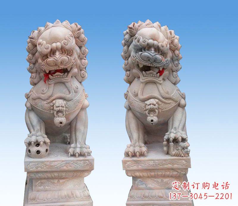 云南晚霞红踩球狮子石雕