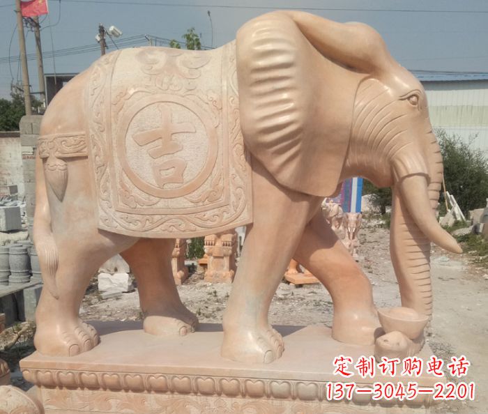 云南晚霞红吉祥如意门口大象石雕 (2)