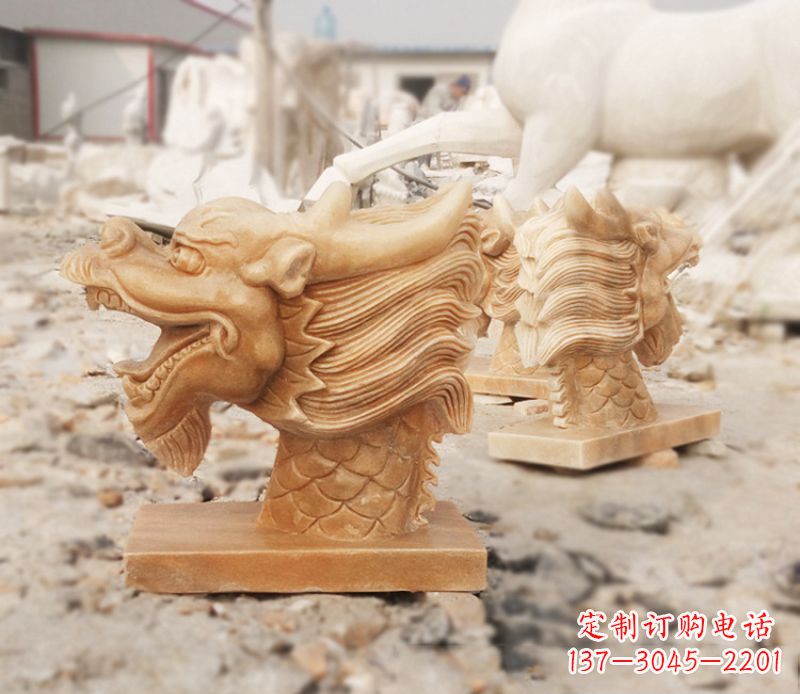 云南晚霞红喷水龙头雕塑