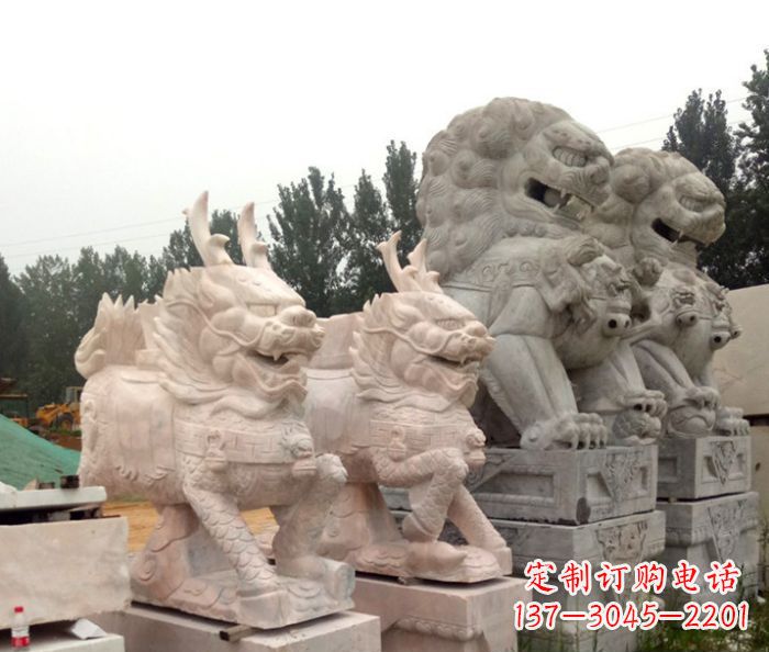 云南晚霞红瑞兽麒麟石雕