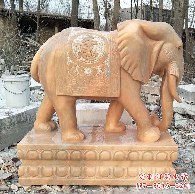云南晚霞红石材大象雕塑