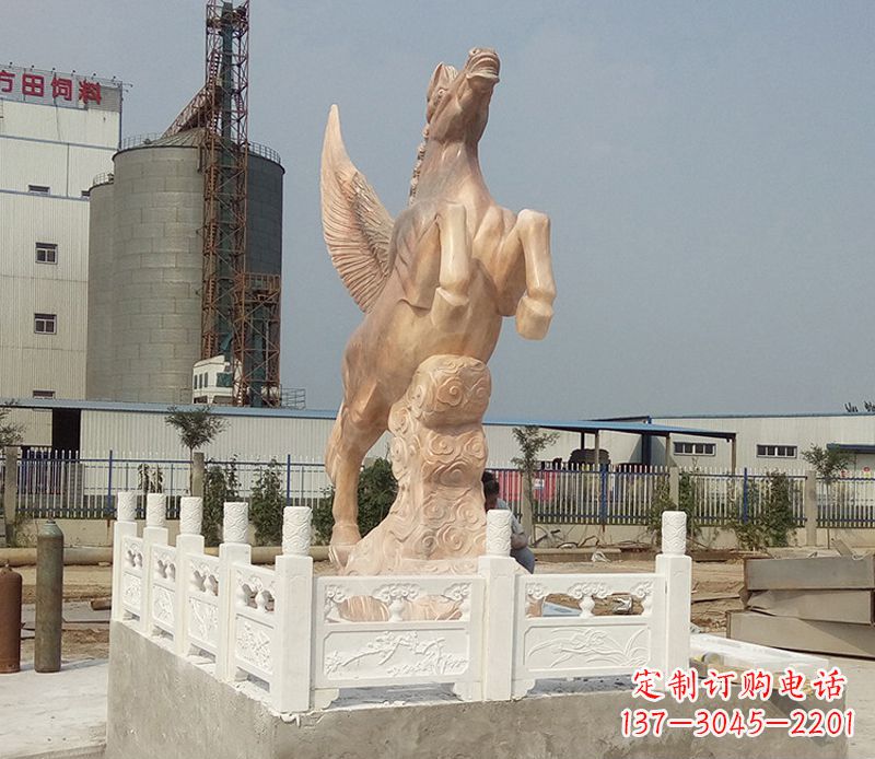 云南晚霞红祥云飞马企业景观石雕