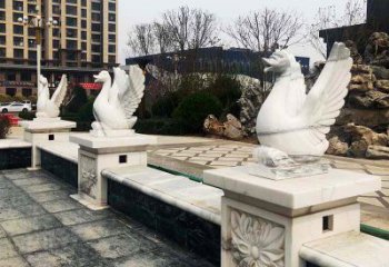 云南中领雕塑提供最高质量的天鹅雕塑定制服务。…
