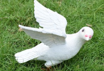 云南象征和平的少女和平鸽雕塑