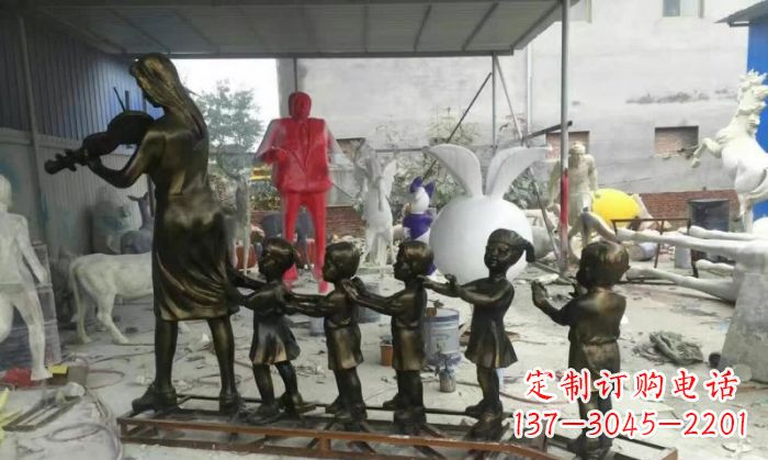 云南校园老师和儿童铜雕