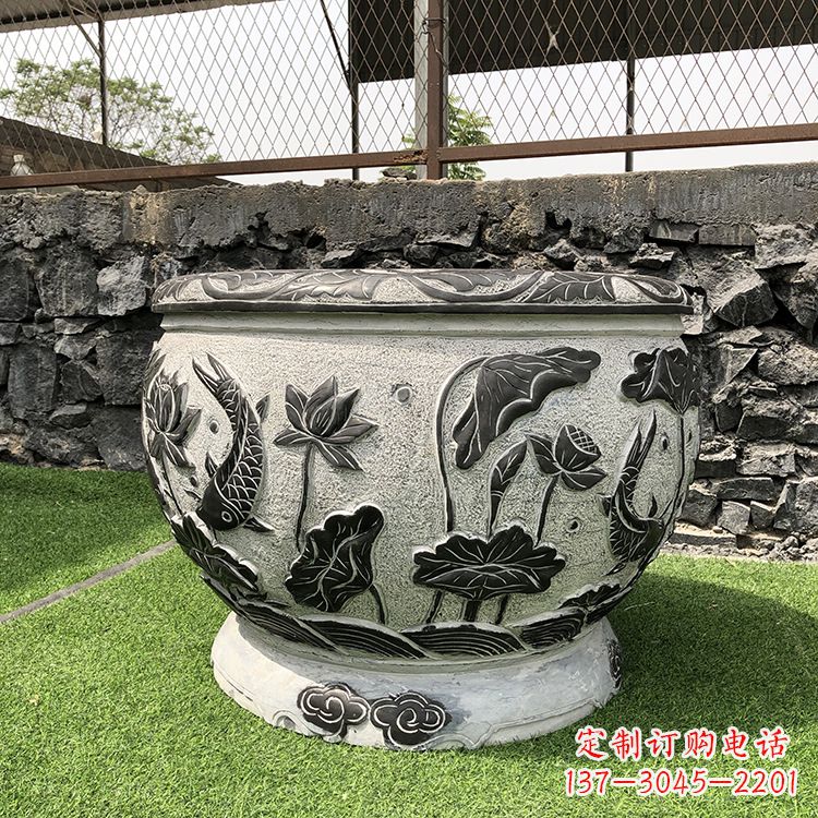 云南鱼纹水缸石雕