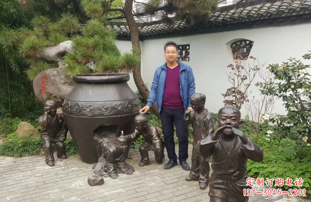 云南园林司马光砸缸铜雕