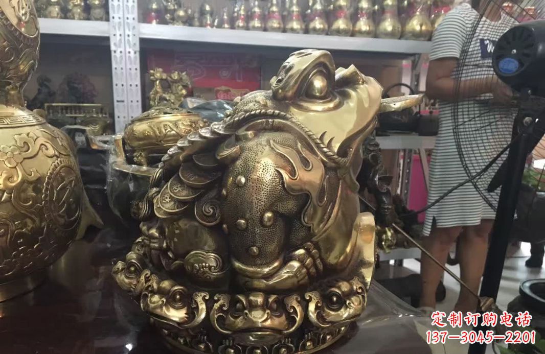 云南招财金蟾动物铜雕