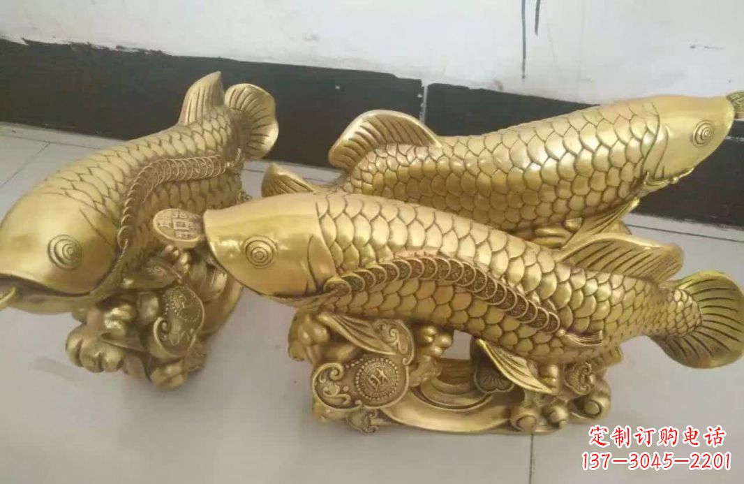 云南招财金龙鱼雕塑