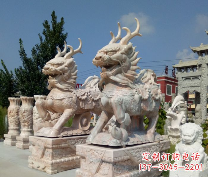 云南招财神兽晚霞红石雕麒麟