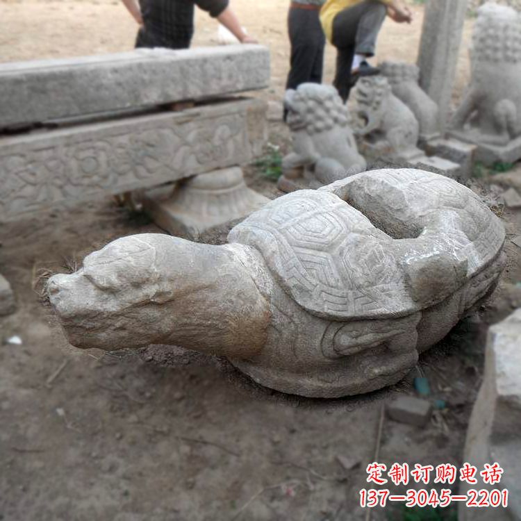 云南朱雀站在赑屃上的石雕