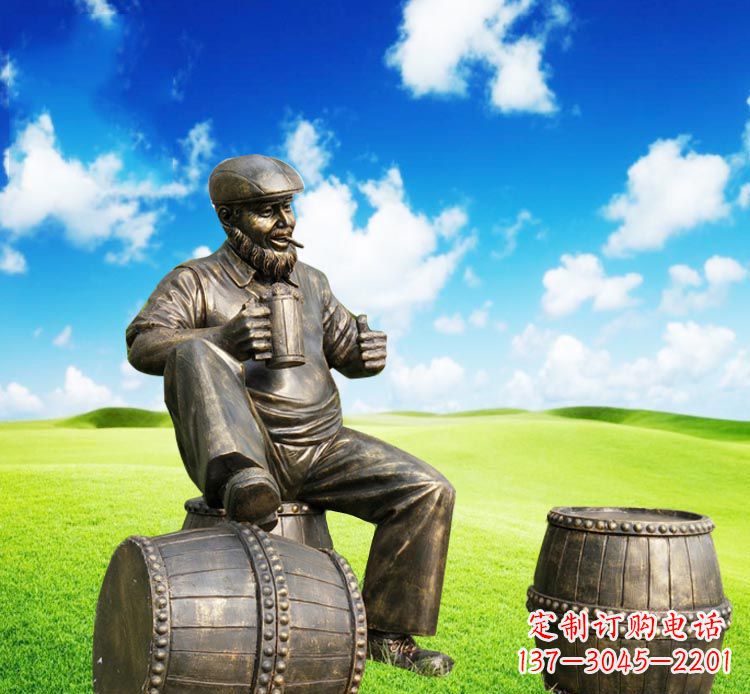 云南坐酒桶喝啤酒的西方人物铜雕